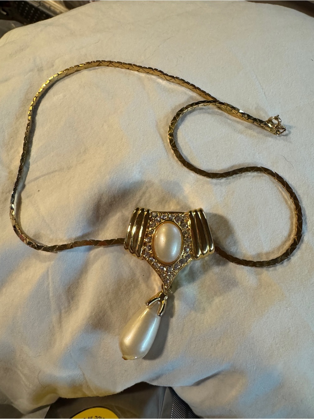 Vintage Gold Pearl Drop with crystal Accents Pendant Necklace - Unbranded - Picture 6 of 6